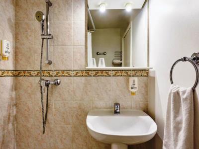 bathroom - hotel aparthotel adagio access nice acropolis - nice, france
