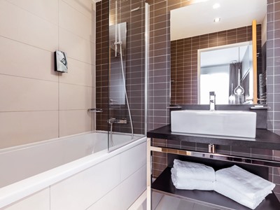 bathroom - hotel aparthotel adagio nice centre - nice, france
