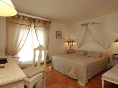 bedroom 5 - hotel best western l'orangerie - nimes, france