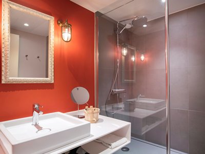 bathroom - hotel novotel orleans chemins sologne - orleans, france