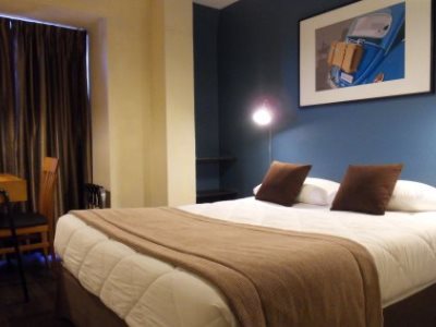 bedroom 2 - hotel des cedres - orleans, france