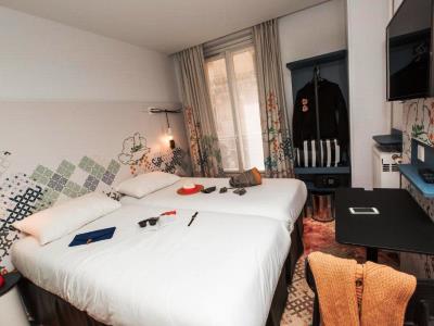 bedroom - hotel ibis styles paris gare saint lazare - paris, france