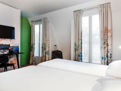 bedroom 2 - hotel ibis styles paris gare saint lazare - paris, france