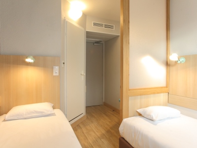 standard bedroom 1 - hotel reseda - paris, france