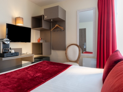 bedroom 2 - hotel aston - paris, france