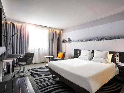 bedroom - hotel novotel gare montparnasse - paris, france
