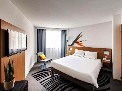 bedroom 3 - hotel novotel gare montparnasse - paris, france