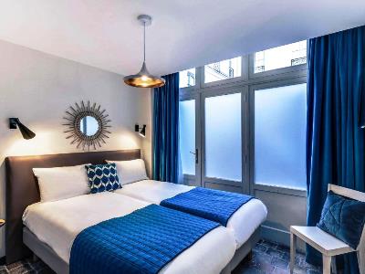 bedroom 1 - hotel mercure paris opera grands boulevards - paris, france
