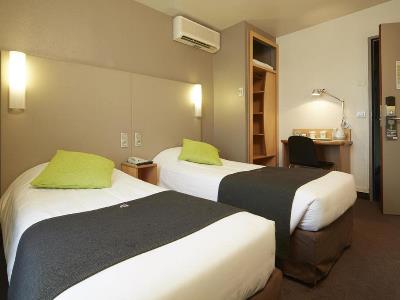 bedroom 3 - hotel campanile maine montparnasse - paris, france
