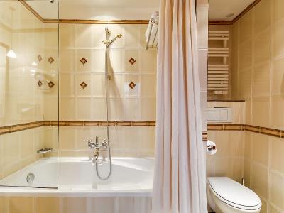bathroom 1 - hotel villa pantheon - paris, france