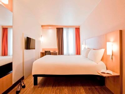 bedroom 3 - hotel ibis paris gare de l'est 10eme - paris, france