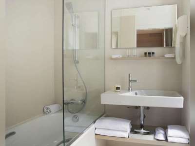 bathroom - hotel 9 hotel opera - paris, france