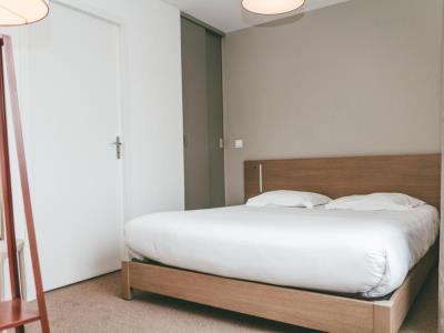bedroom - hotel terres de france appart'hotel quimper - quimper, france