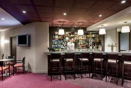 bar - hotel mercure reims cathedrale - reims, france