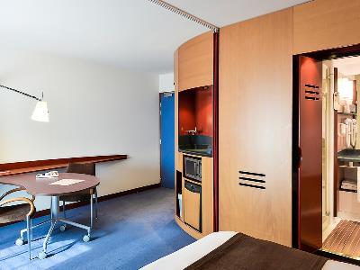 bedroom 2 - hotel novotel suites reims centre - reims, france