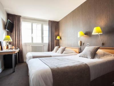 bedroom - hotel des lices - rennes, france
