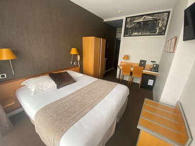 bedroom 5 - hotel des lices - rennes, france