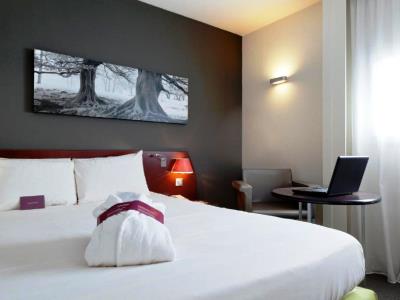 bedroom 1 - hotel mercure rennes centre gare - rennes, france