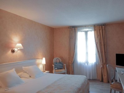 bedroom 4 - hotel chateau de fontanges - rodez, france