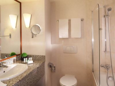 bathroom - hotel paris marriott charles de gaulle airport - roissy, france
