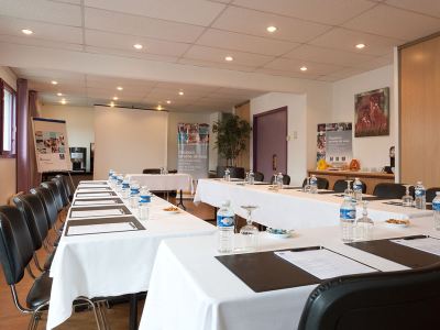 conference room - hotel geographotel paris - roissy cdg airport - roissy, france