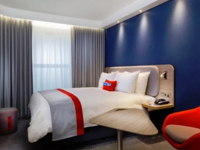 bedroom - hotel holiday inn express centre - rive gauche - rouen, france