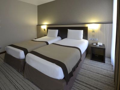 bedroom 1 - hotel mercure rouen champ de mars - rouen, france