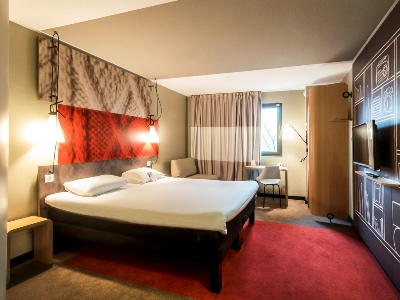 bedroom 1 - hotel ibis rouen centre champ de mars - rouen, france