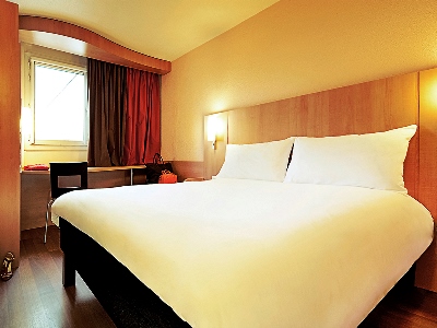 bedroom 2 - hotel ibis rouen centre champ de mars - rouen, france
