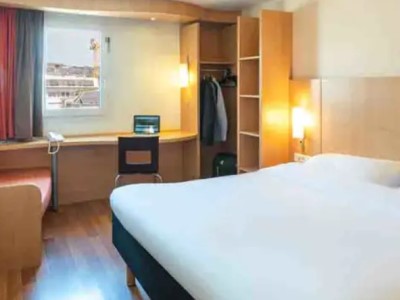 bedroom - hotel b and b rouen centre rive droite - rouen, france
