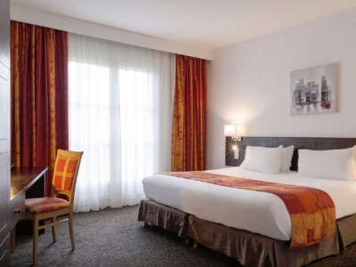 bedroom 1 - hotel the originals la berteliere - rouen, france