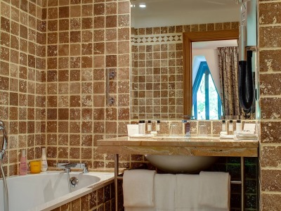 bathroom - hotel de bourgtheroulde - rouen, france