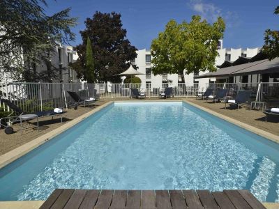 outdoor pool - hotel best western st-etienne porte du forez - st etienne, france