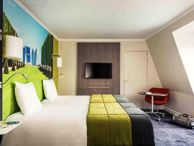 bedroom 1 - hotel mercure paris ouest - st germain en la, france