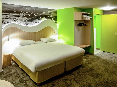 bedroom 1 - hotel ibis styles saint malo port - st malo, france