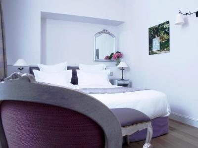 bedroom 1 - hotel cour du corbeau - strasbourg, france
