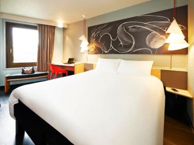 bedroom - hotel ibis strasbourg centre historique - strasbourg, france
