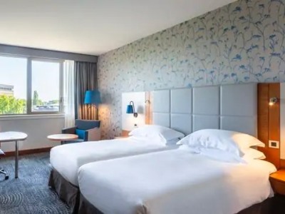 bedroom - hotel hilton strasbourg (g) - strasbourg, france