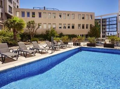 outdoor pool - hotel holiday inn toulon city centre - toulon, france