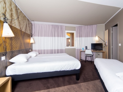 bedroom - hotel ibis toulouse purpan - toulouse, france