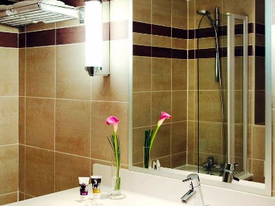 bathroom - hotel mercure toulouse centre wilson capitole - toulouse, france