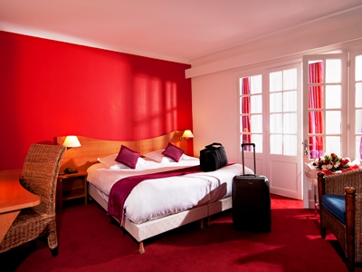 bedroom 2 - hotel le clocher de rodez - toulouse, france