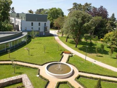 gardens - hotel chateau belmont by the crest collection - tours, france