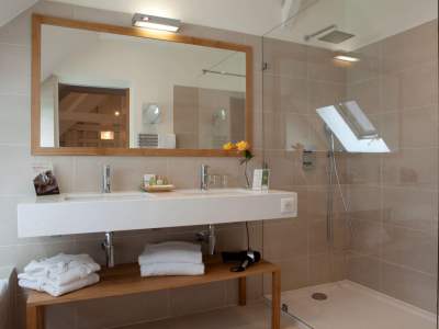 bathroom - hotel domaine de la tortiniere - tours, france