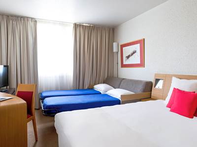 bedroom 1 - hotel novotel antibes sophia antipolis - valbonne, france