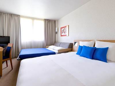 bedroom 2 - hotel novotel antibes sophia antipolis - valbonne, france