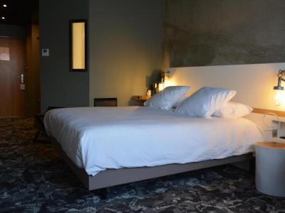 bedroom - hotel best western plus clos syrah - valence, france