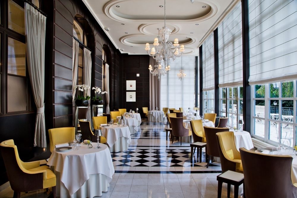 restaurant - hotel waldorf astoria trianon palace - versailles, france