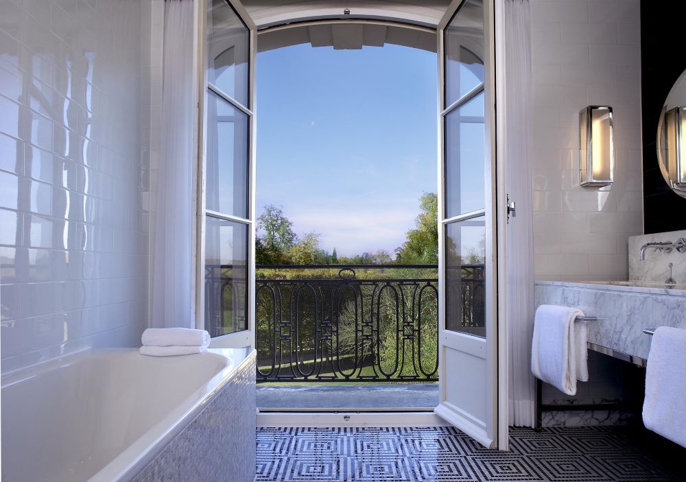 bathroom - hotel waldorf astoria trianon palace - versailles, france