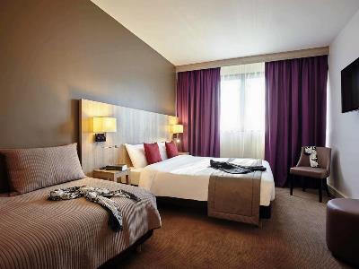 bedroom 7 - hotel mercure versailles parly 2 - versailles, france